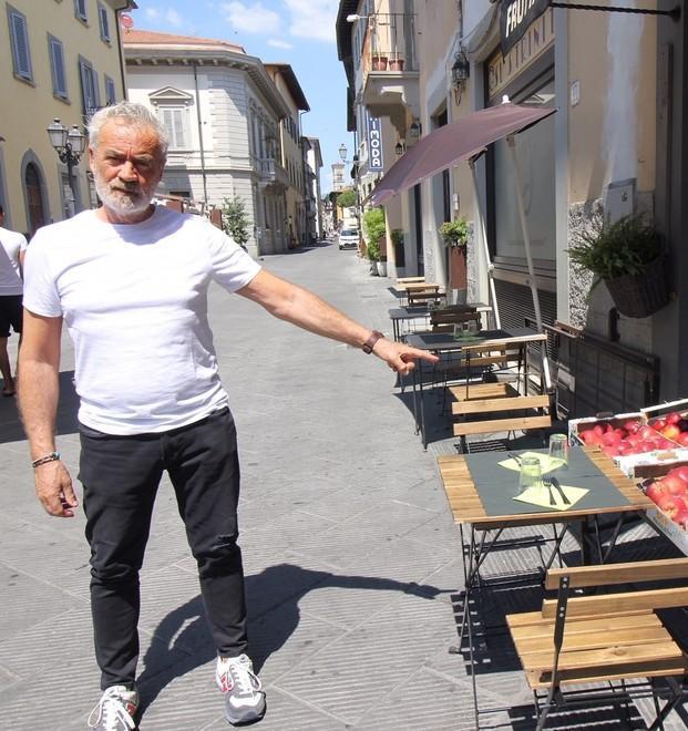 Via Santa Trinita sarà pedonale per un mese 