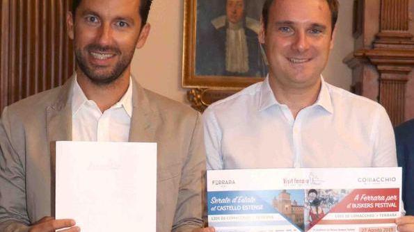 Castello e Buskers Nelle sere d’agosto Ferrara si apre ai turisti dei Lidi