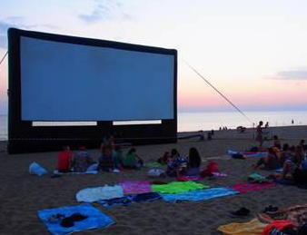 Torna il cinema sotto le stelle al Bagno degli Americani 