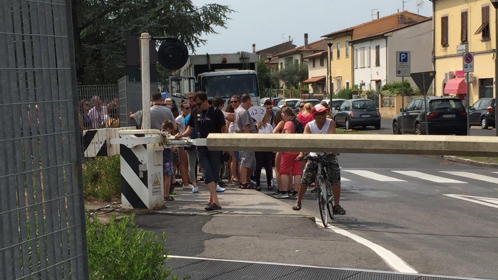 Il passaggio a livello di via Rindi