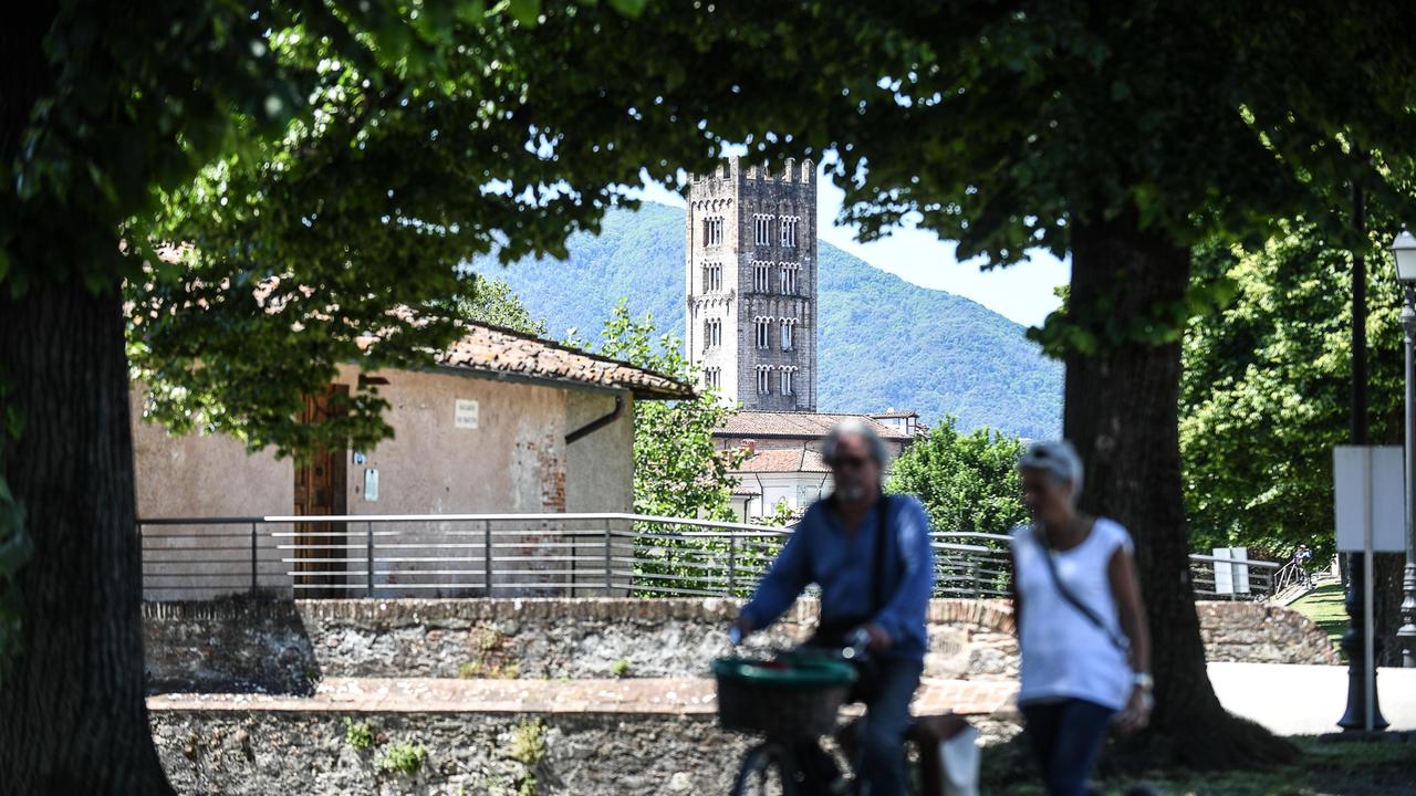 “Dove vai? Son cipolle!” Quanta storia raccontano i vecchi proverbi lucchesi