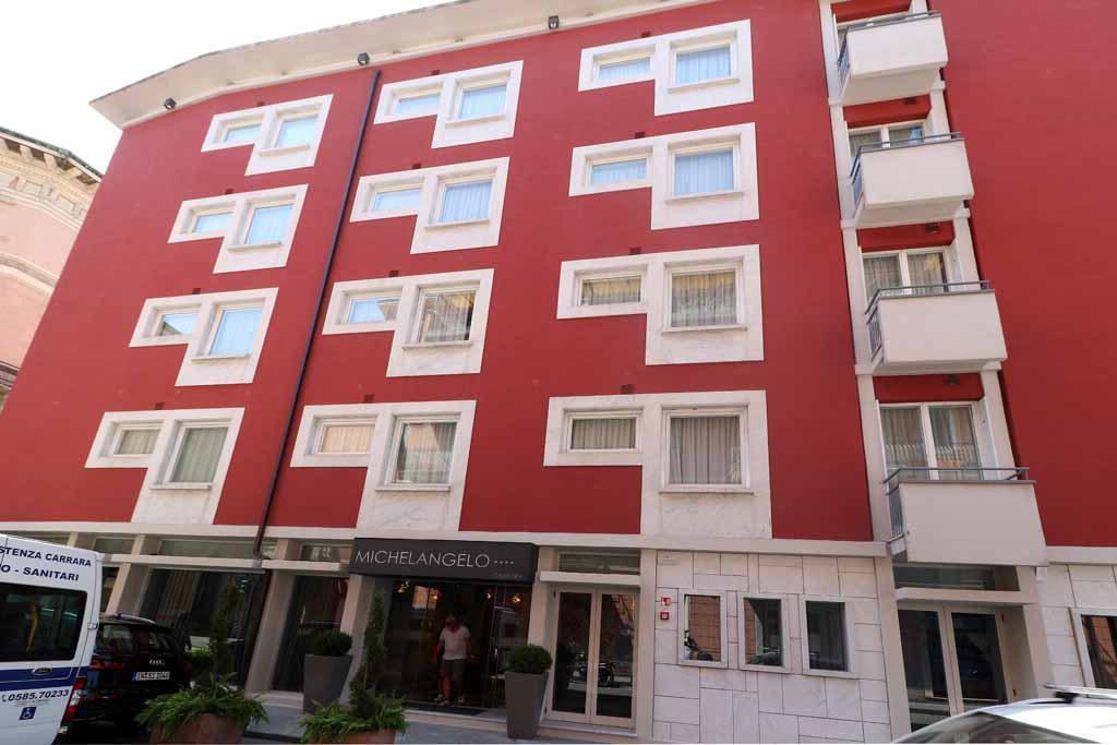Hotel Michelangelo, sorridono gli imprenditori: andati fuori budget, ma avanti così