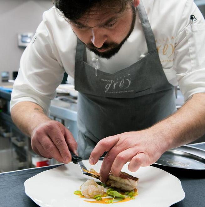 Lo chef carrarese di Villa Grey e il party “God save the wine” 