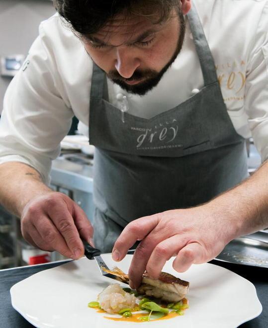 Festa in spiaggia a Villa Grey con lo chef Nicola Gronchi