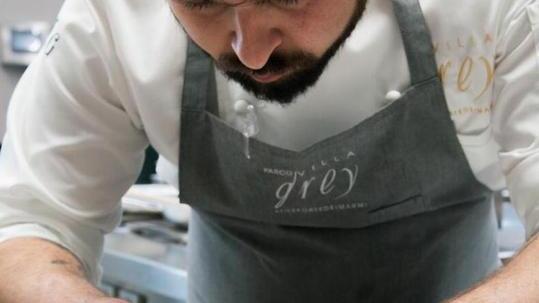 Festa in spiaggia a Villa Grey con lo chef Nicola Gronchi
