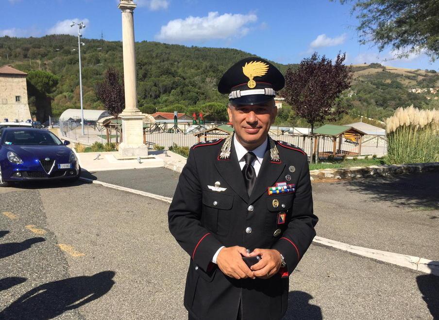 Trasforma l’armadio nella serra della droga: arrestato un 27enne