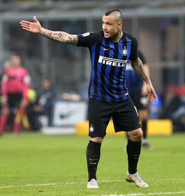 Nainggolan vola verso il Cagliari Napoli: pista Zaha 