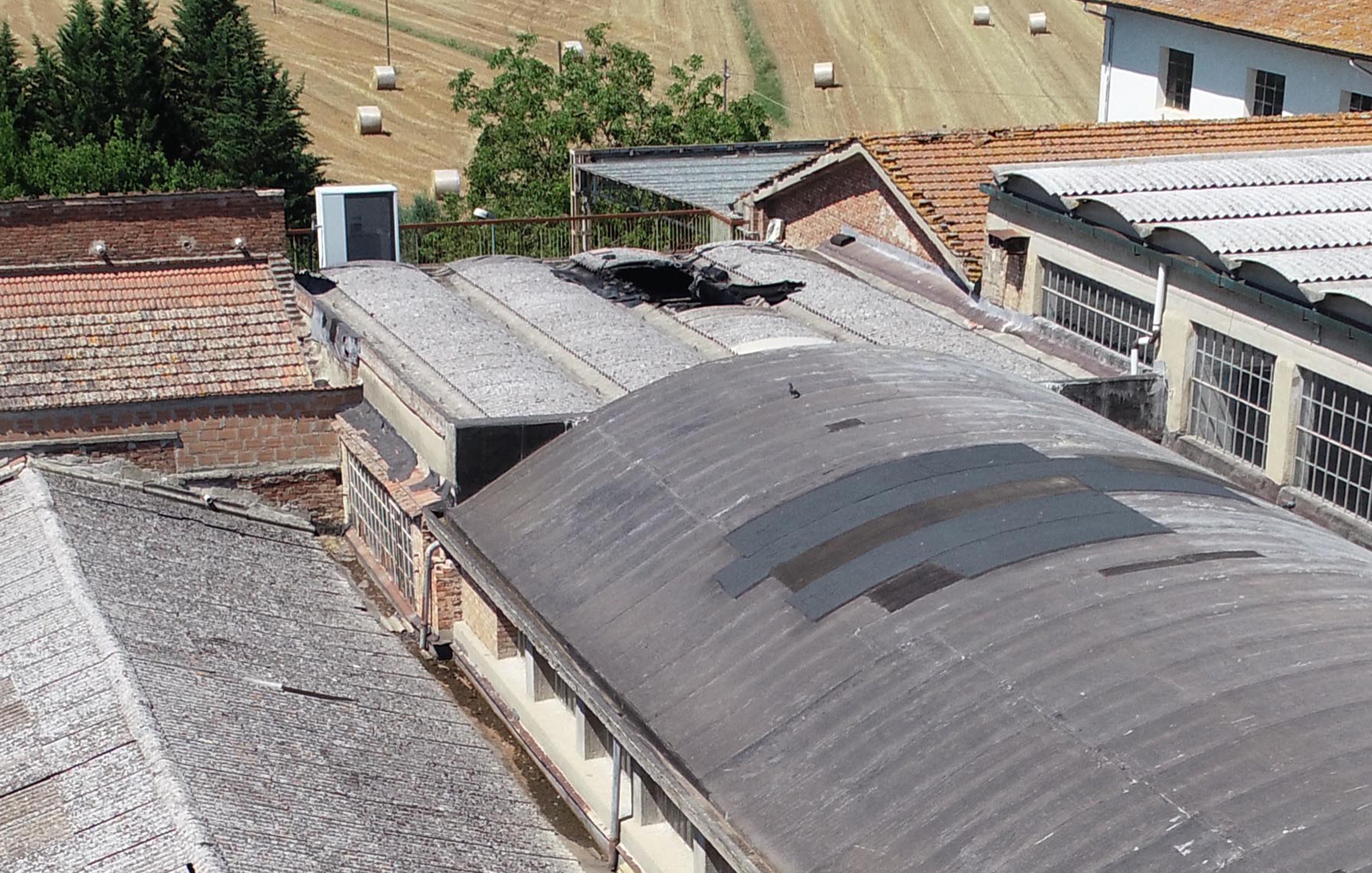 Muore cadendo dal tetto, l'Asl: "146 controlli sui cantieri in 6 mesi"