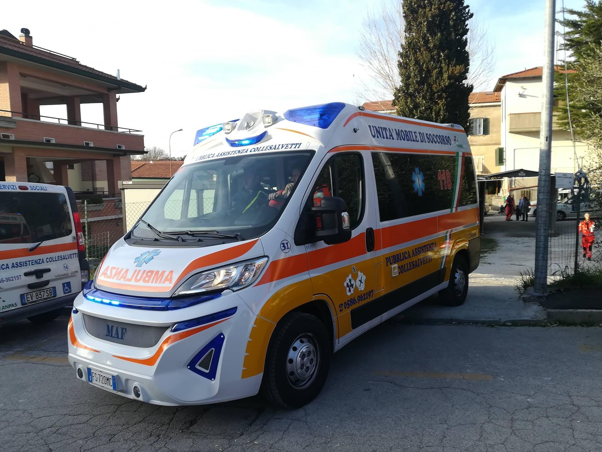 Un mezzo della Pubblica assistenza di Collesalvetti