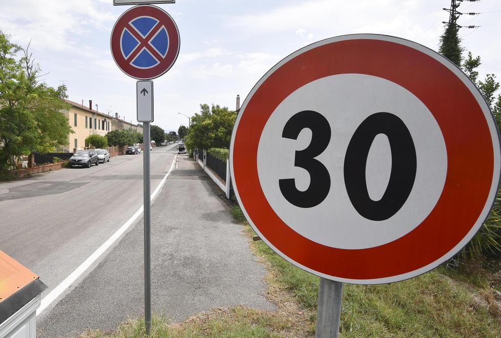 Zona 30: «Qui corrono a 80 km all’ora» 