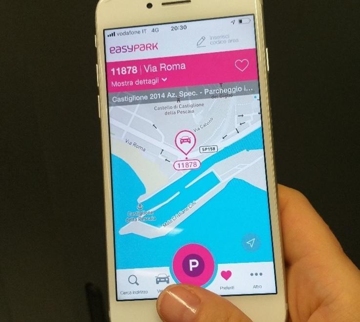 Pagare la sosta dell’auto con un’app EasyPark conquista la Maremma
