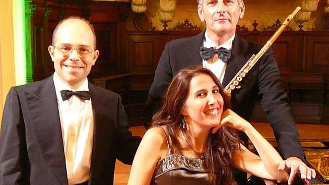 Jazz e folclore Usa il trio Opera Viwa suona in fattoria