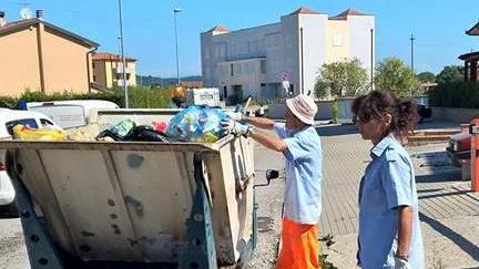 Rifiuti, tassa scontata per anziani e negozi