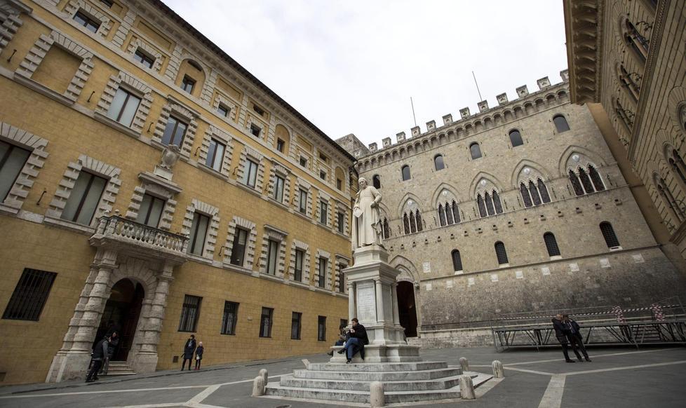 Carta di credito saccheggiata, Mps non rende i soldi al cliente 