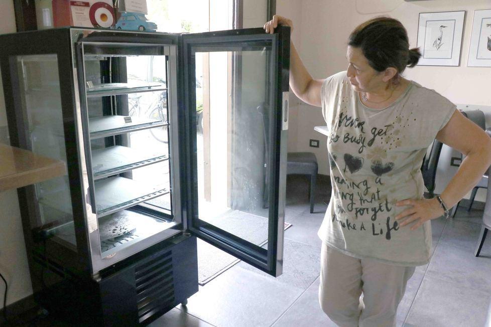 Più di cinque ore senza luce La rabbia dei commercianti 