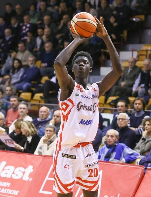 Contratto quadriennale da professionista per il giovane lungo Diouf 