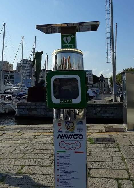Rubato il defibrillatore sulla banchina del porto