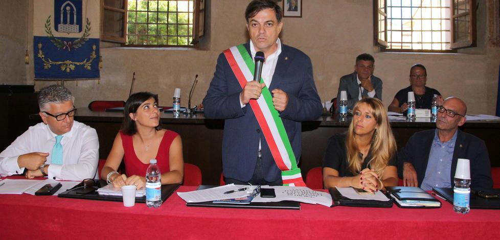 Il sindaco in video: chi cambia casacca è un traditore 