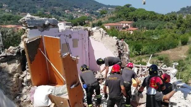 La palazzina esplosa all'Elba (foto vigili del fuoco di Livorno)
