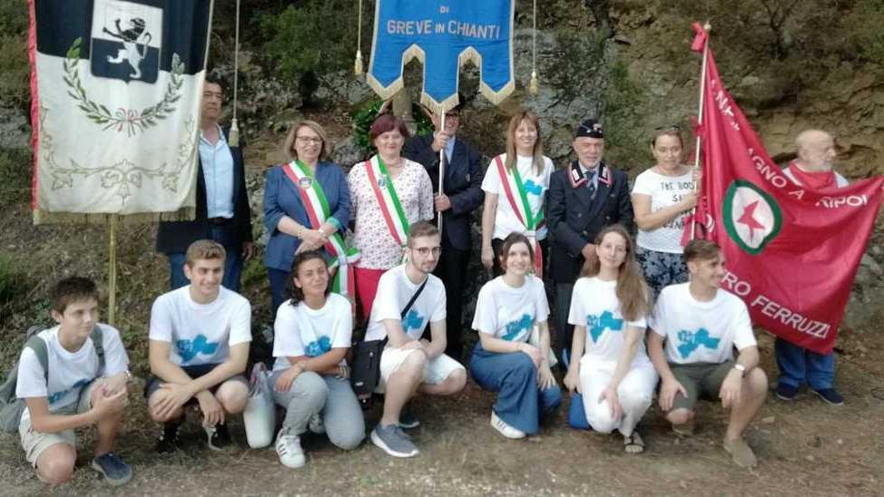 Sette giovani in pellegrinaggio da Dina, staffetta fucecchiese che sfidava fascisti e nazisti