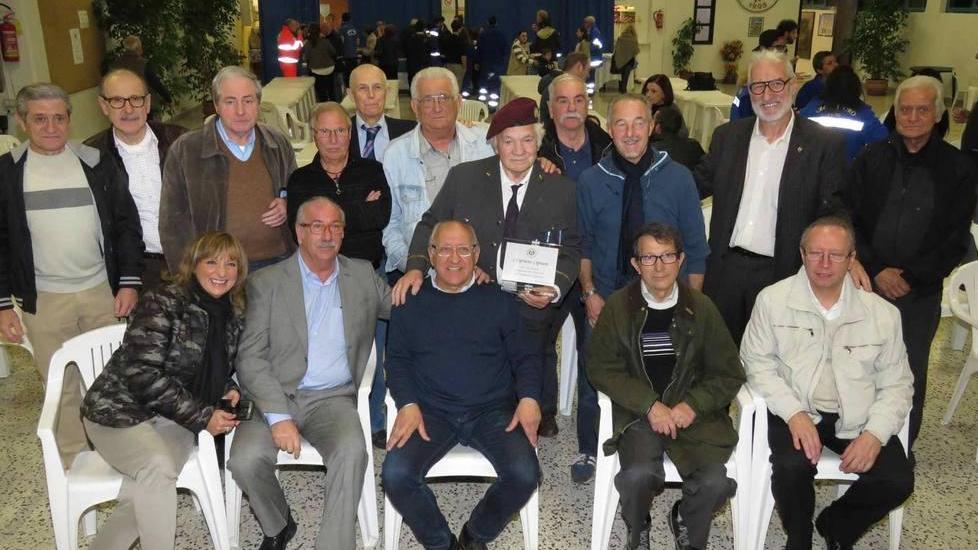 «Ragazzi, è l’ultima volta che ci vediamo» L’abbraccio ai volontari prima della morte