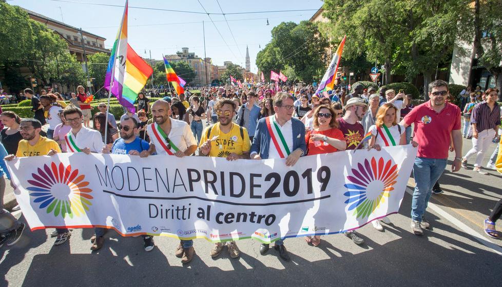 Discriminato perché gay «Non mi era mai capitato» 