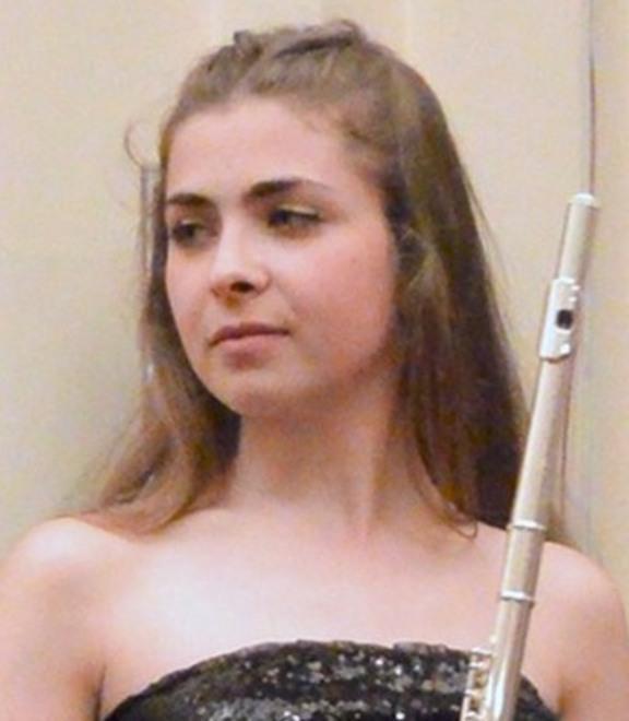 Cortili di Ago, il flauto di Alice Lessman