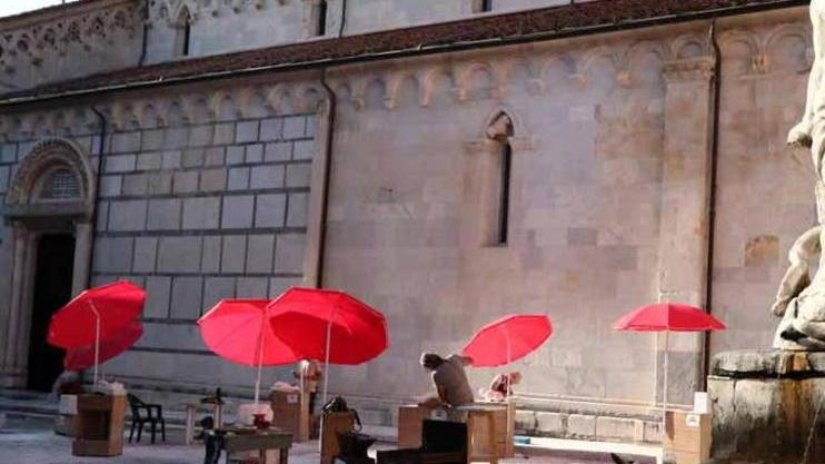 Scultura a mano, torna il simposio in piazza del Duomo