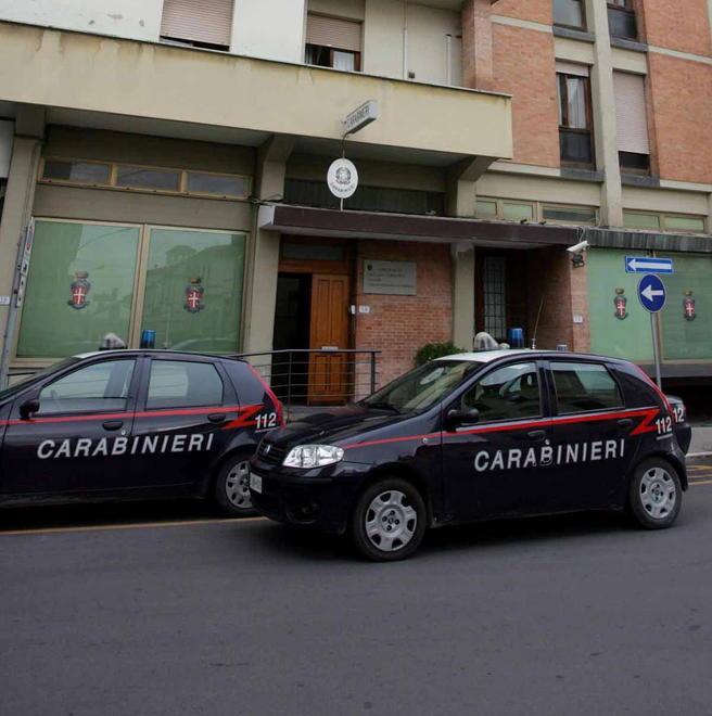 Spacciatore di eroina seguito e arrestato mentre cede la droga