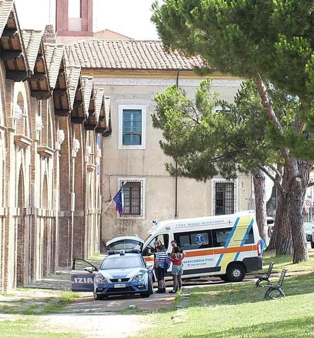 Trovato morto sulla panchina di fronte agli Arsenali Medicei 