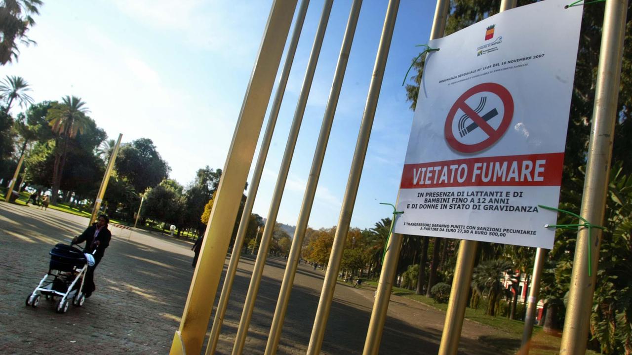 Divieto di fumo all’ingresso di un parco pubblico