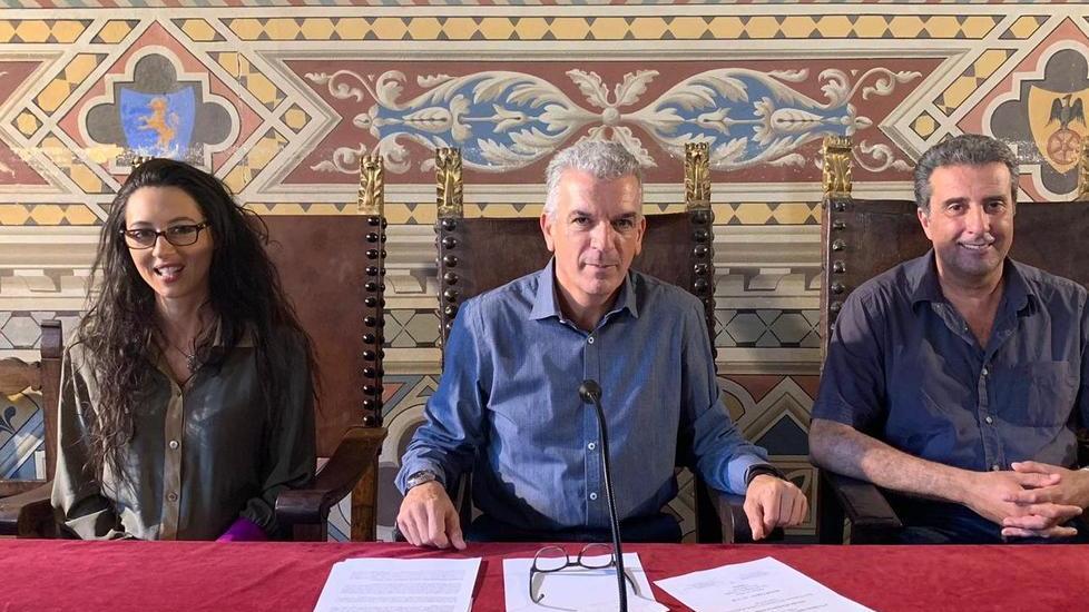 Da sinistra l’assessore Viola Luti, il sindaco Giacomo Santi e il presidente della Camera di commercio, Valter Tamburini