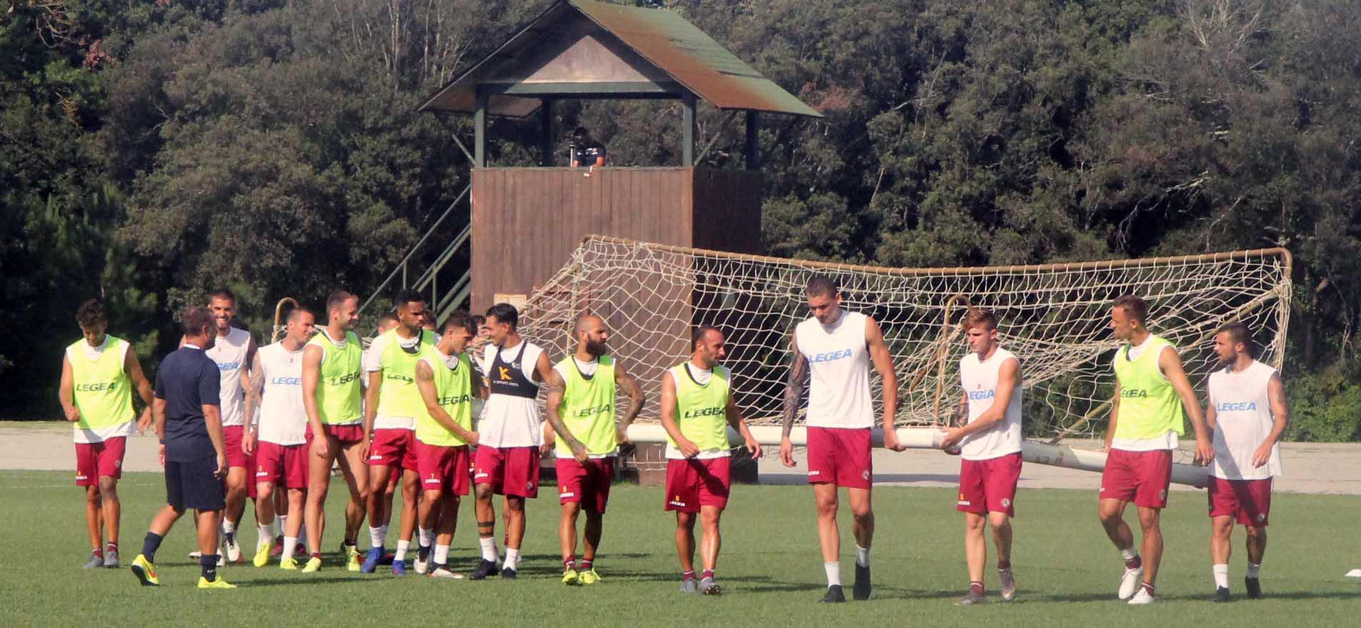 Livorno, esordio fuori casa con l'Entella. Il derby col Pisa il 26 ottobre 