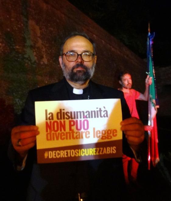 Il vescovo: no al decreto sicurezza