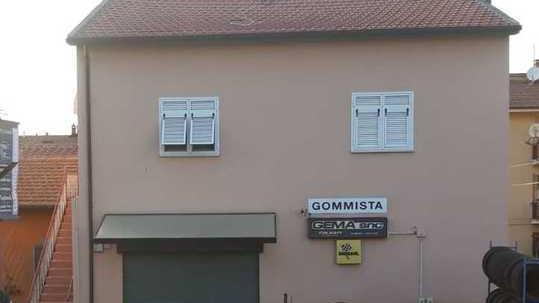 Il tetto si è abbassato evacuato appartamento