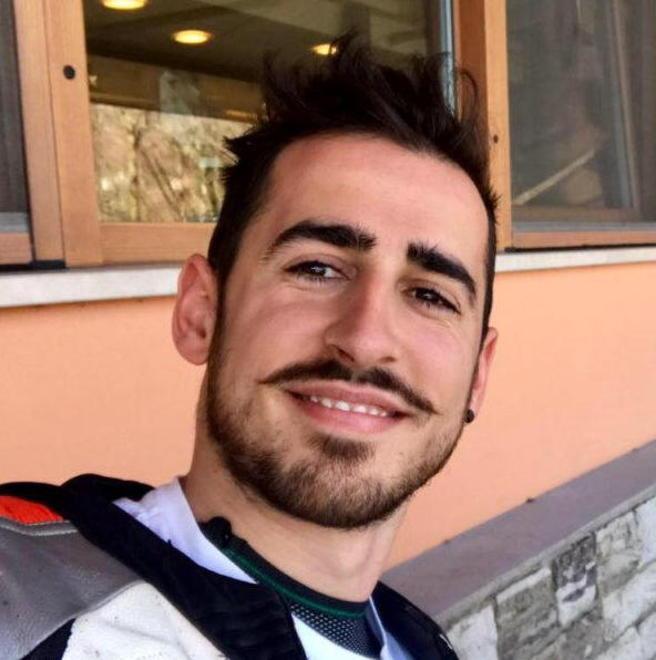 Funerali in forma privata per il trentenne morto con la moto a Gello