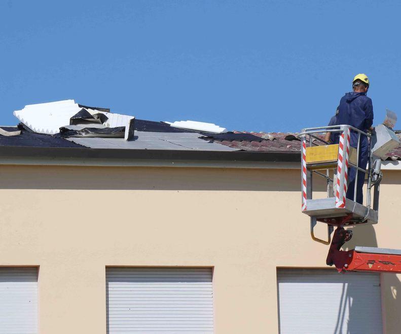 Danni per 80mila euro al tetto dell’Ipsia Lavori entro l’estate 