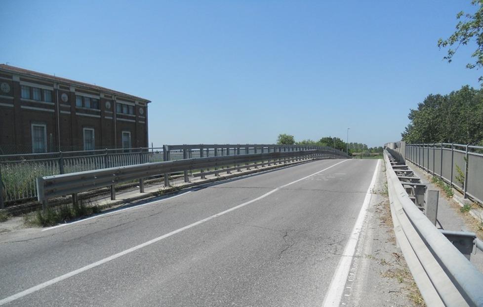 Via Argine Cisa chiusa per lavori della Bonifica Il traffico viene deviato