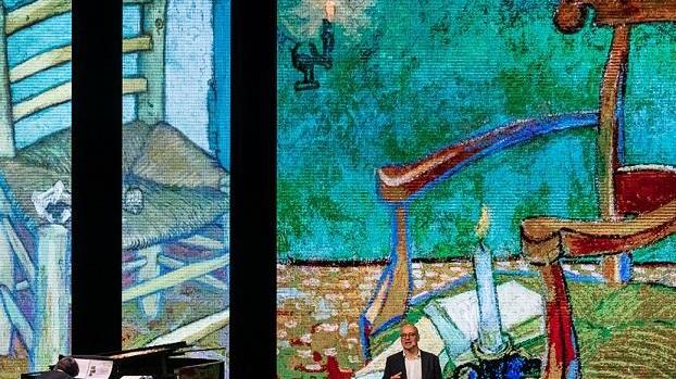 Un momento dello spettacolo di Marco Goldin dedicato ai pittori Impressionisti