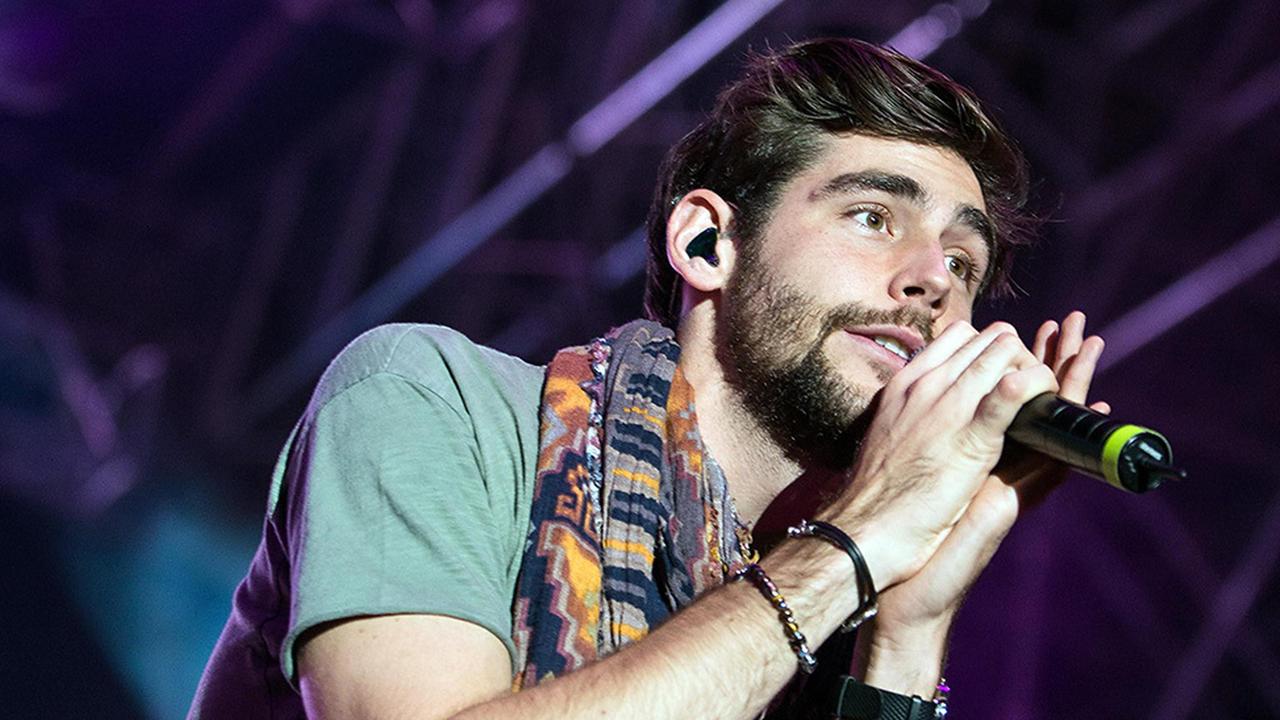 Alvaro Soler durante un concerto