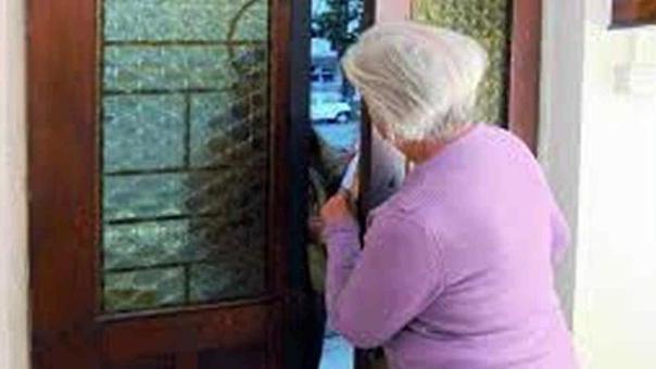 Modena, truffa dei rilevatori del gas: "Non aprite la porta"