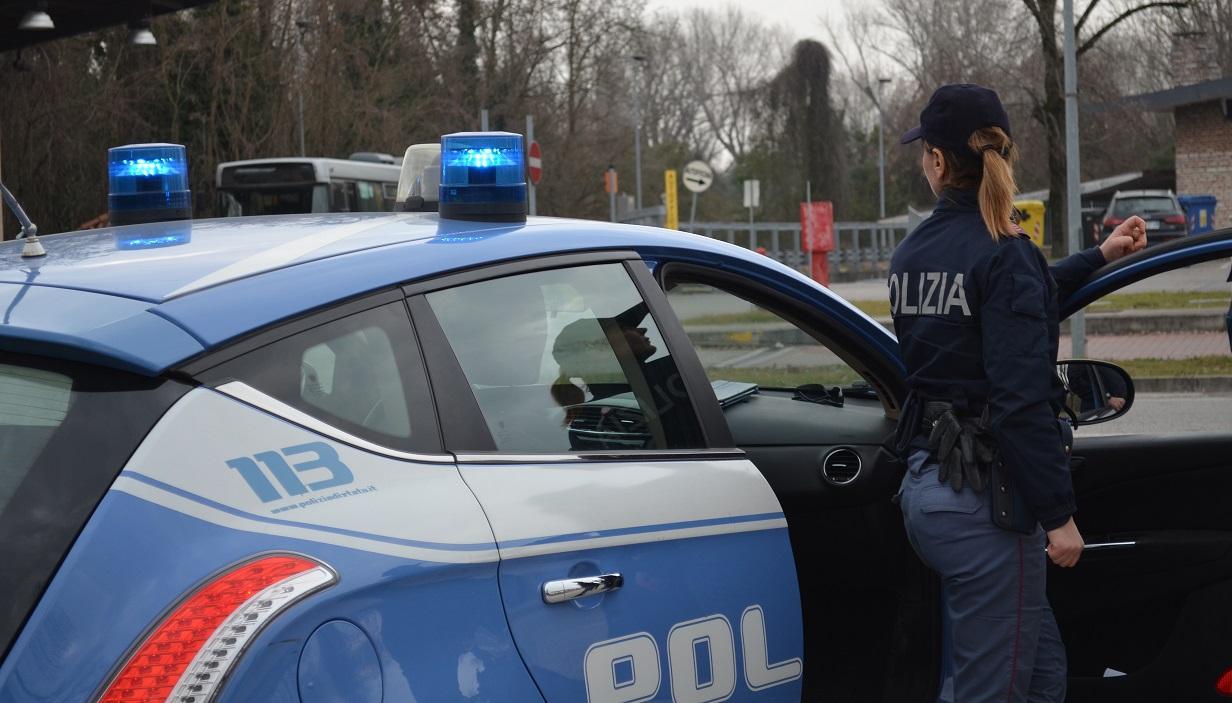 Ruba stoviglie al Comune di Modena, arrestato