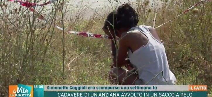 Parenti e amici in caserma I carabinieri di Livorno in cerca di nuovi indizi