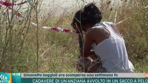 Parenti e amici in caserma I carabinieri di Livorno in cerca di nuovi indizi