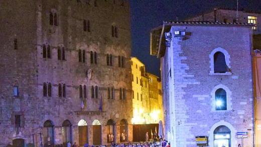 Lirica in piazza da record «Ma in città il biglietto non si poteva comprare»