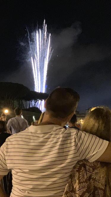 La giunta ha dato il meglio di sé con una opulenza di fuochi... 