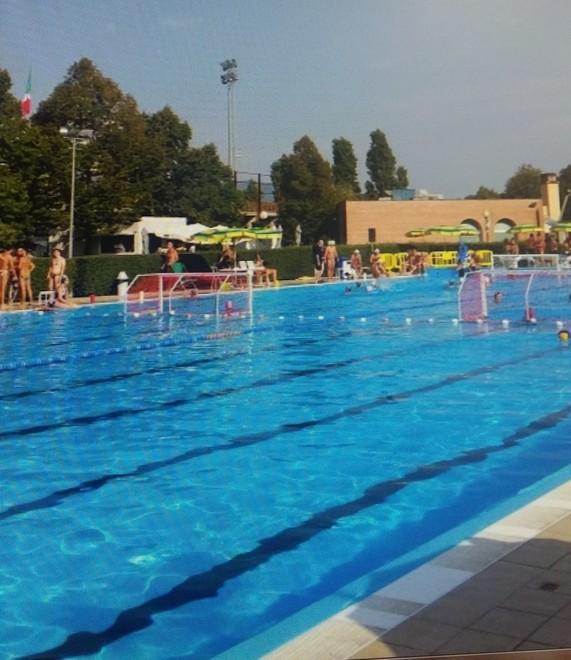 Bevono sostanze per le pulizie: in due finiscono in ospedale