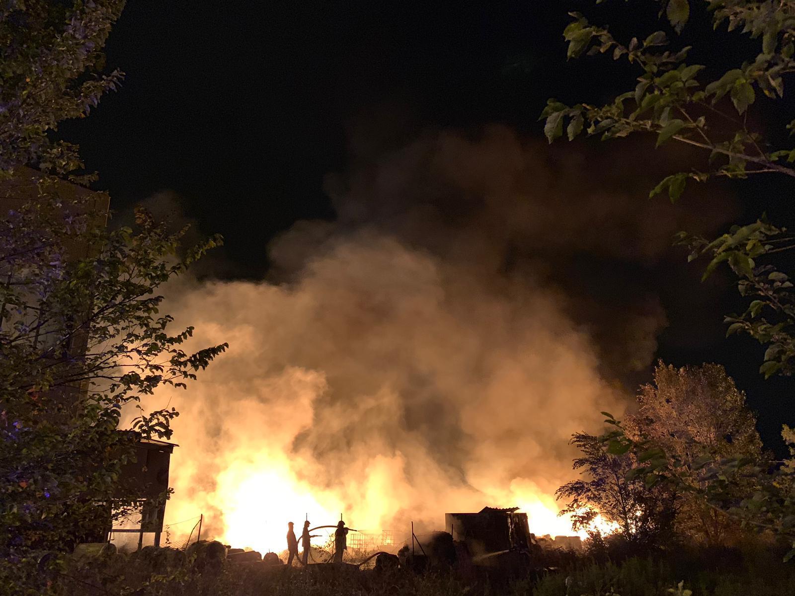 La ditta Co2 di Ghiardo di Bibbiano in fiamme