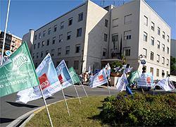 Pensioni, i poliziotti protestano davanti alla questura