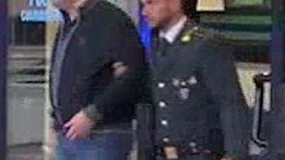 Adamo Bonini durante l’arresto avvenuto nel 2015 a Modena